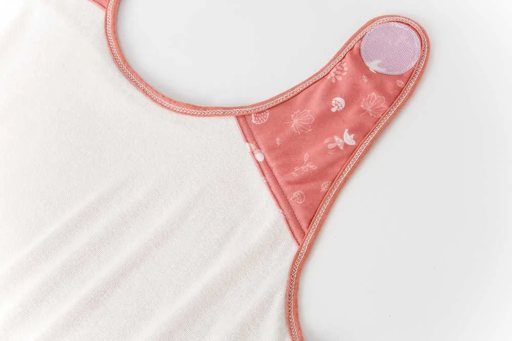 Babytolove Bambukinis rankšluostis kūdikiams – rožinis miškas