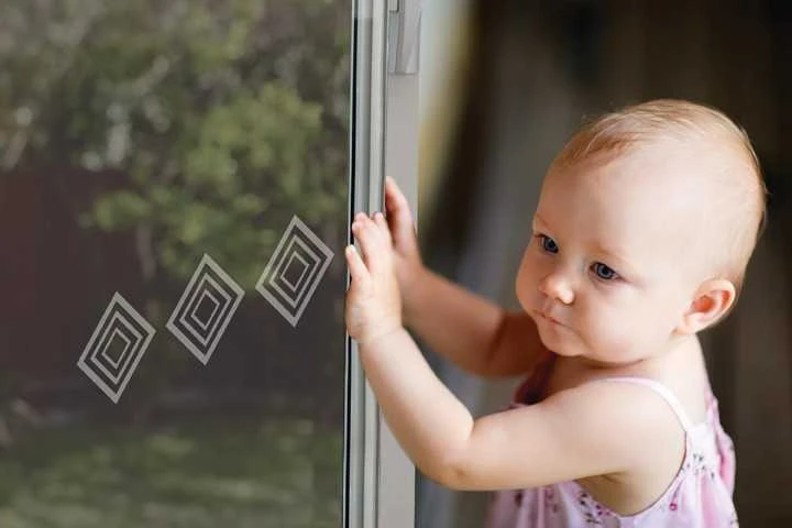 „Dreambaby“ balkono durų dirželiai – 6 vnt. (apytiksliai 267 x 90 mm)