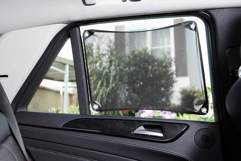 DREAMBABY - reguliuojamas automobilio skydelis nuo saulės su UV apsauga