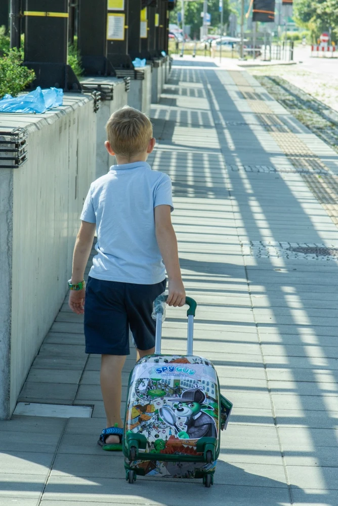 Kelioninis Trefl Walizki Vaikiškas lagaminas Spy Guy – nuotykis danguje, mėlynas, didelis