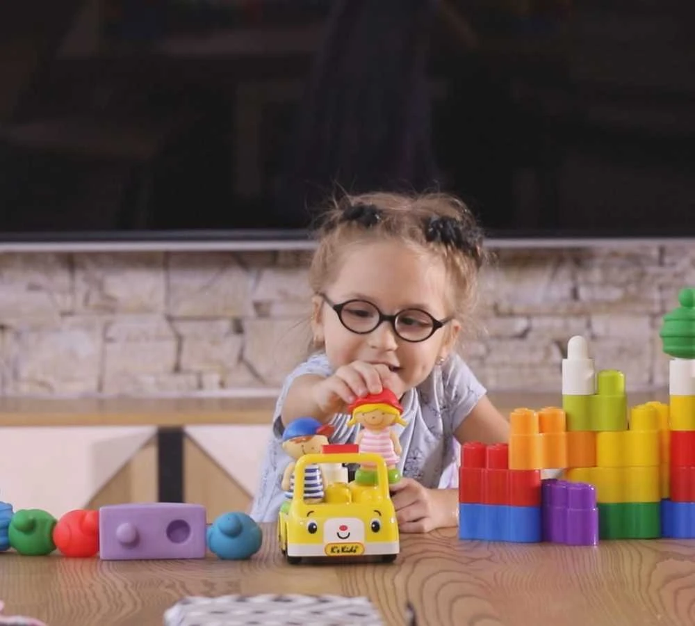 K's Kids Nuotoliniu būdu valdomas mokyklinis autobusas - kaladėlių rinkinys