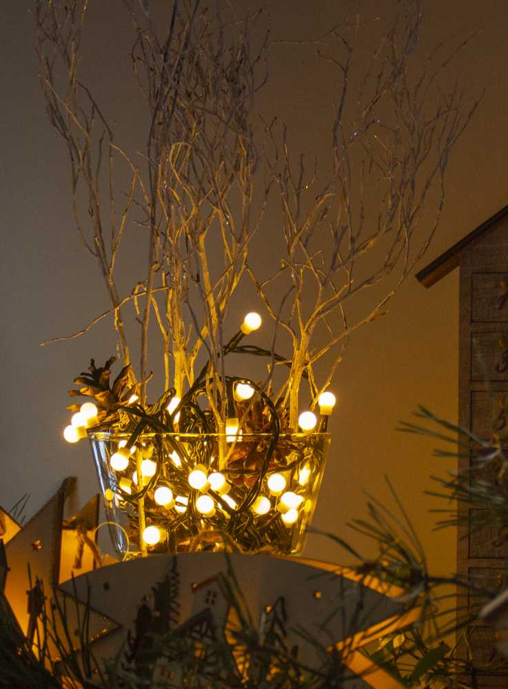 Kalėdinės lemputės Retlux 200 LED šiltai baltos spalvos