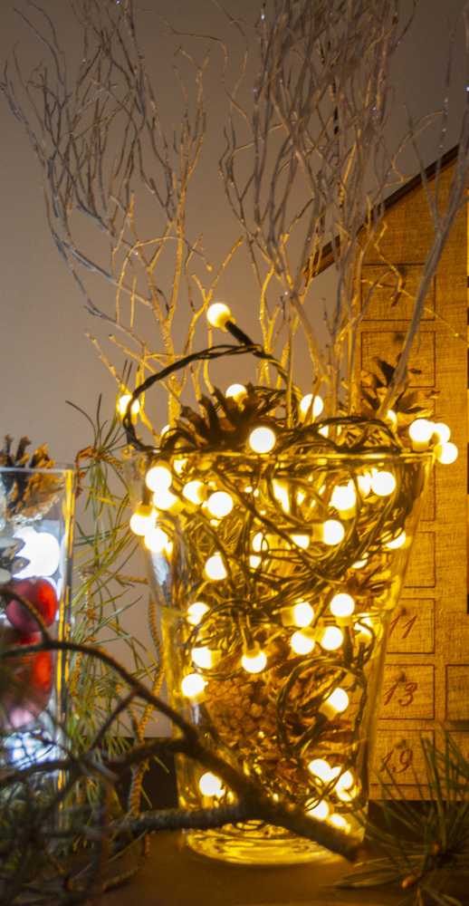 Kalėdinės lemputės Retlux 200 LED šiltai baltos spalvos