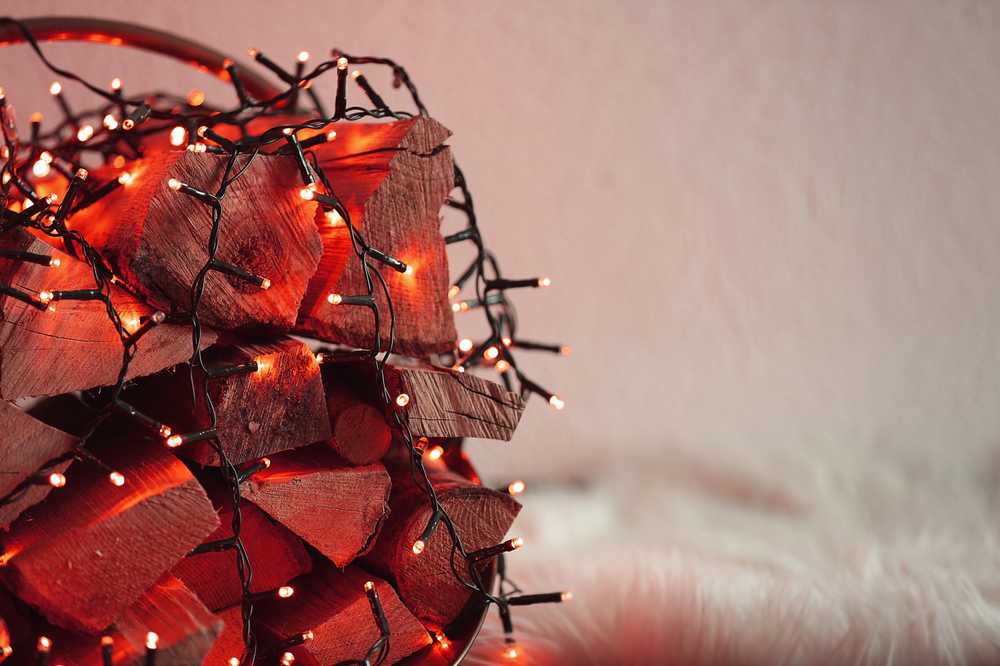 Kalėdų eglutės šviestuvai Retlux 150 LED raudoni