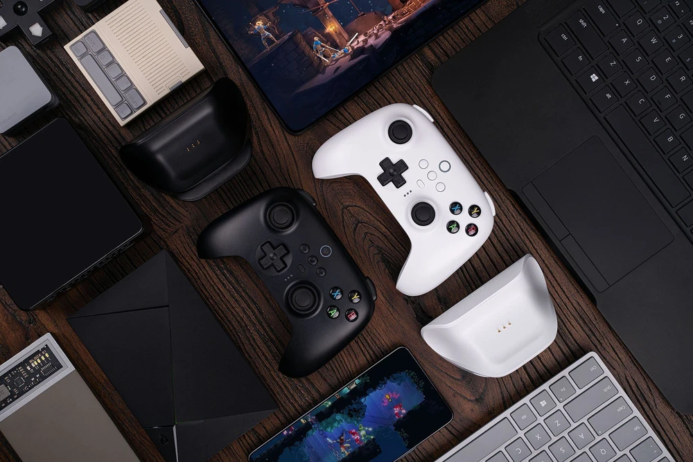 8BitDo Ultimate 2.4G Pad PC Hall Ed/Baltas