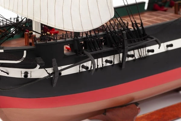 Billing Boats – USS Constitution – Medinis korpusas (439902)