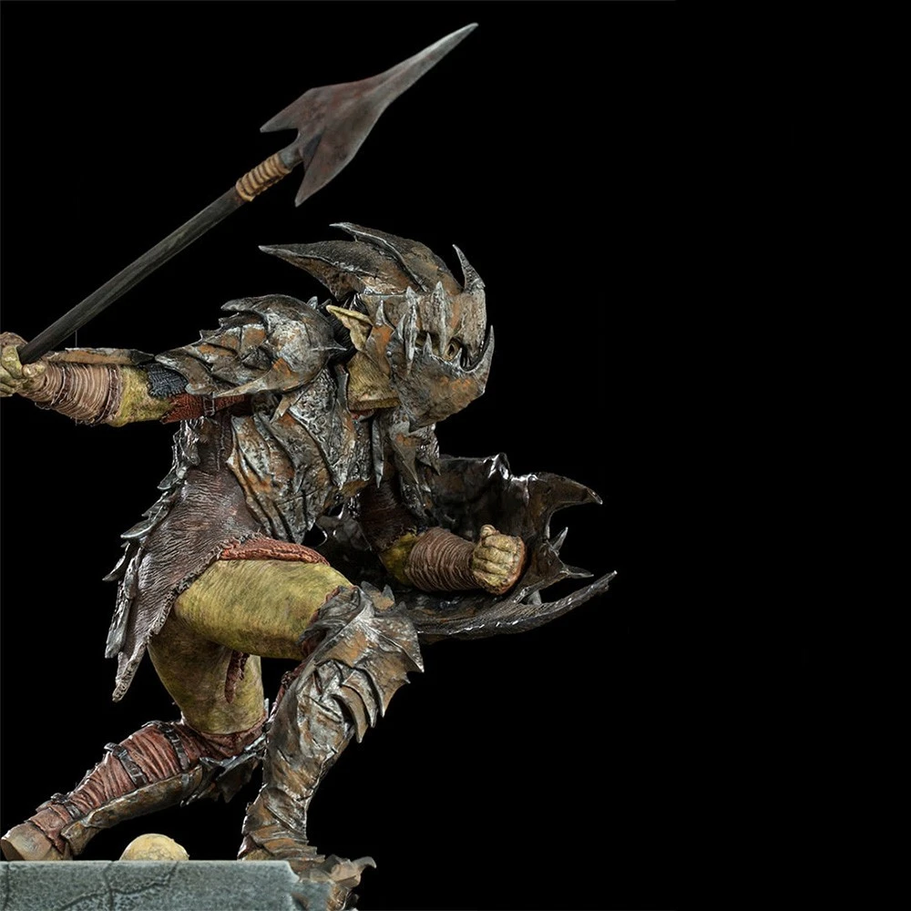 Iron Studios LORD OF THE RINGS Žiedų valdovas – šarvuotų orkų statulos meno skalė 1/10