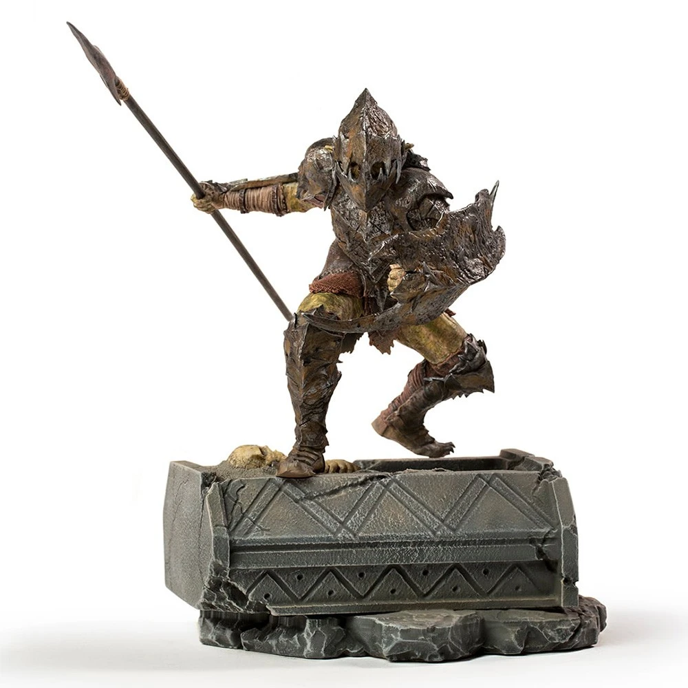 Iron Studios LORD OF THE RINGS Žiedų valdovas – šarvuotų orkų statulos meno skalė 1/10