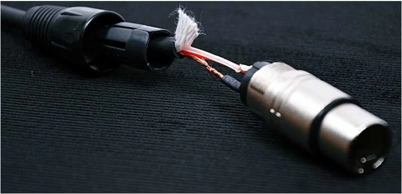 DMX kabelio 3-pin jungties konstrukcijos pjūvis