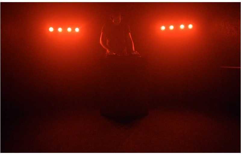 LIGHT4ME T-BAR LED COB PAR 4x30W stovo dangtelis