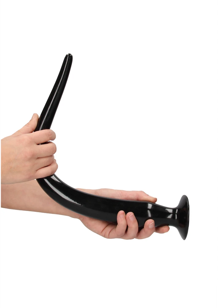 Ouch By Shots lenktas juodas dildo rankose