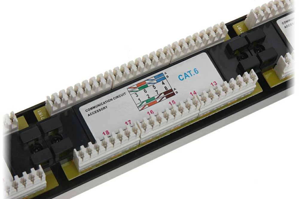 TST KOMUTACINIS SKYDELIS RJ-45 PP-24/RJ/6