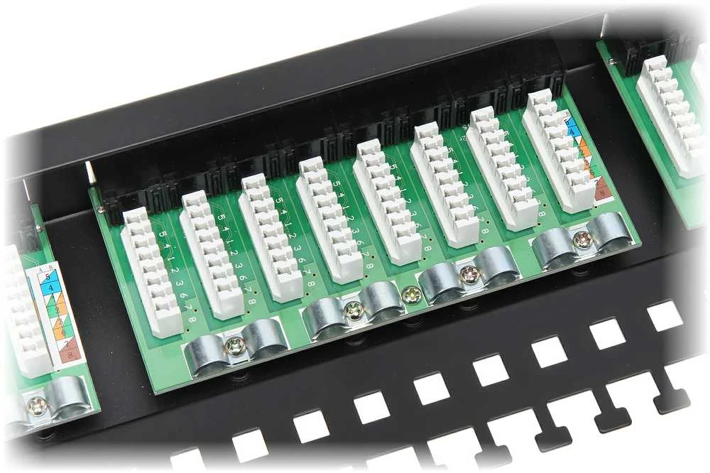 TST KOMUTACINIS SKYDELIS RJ-45 PP-24/RJ/C