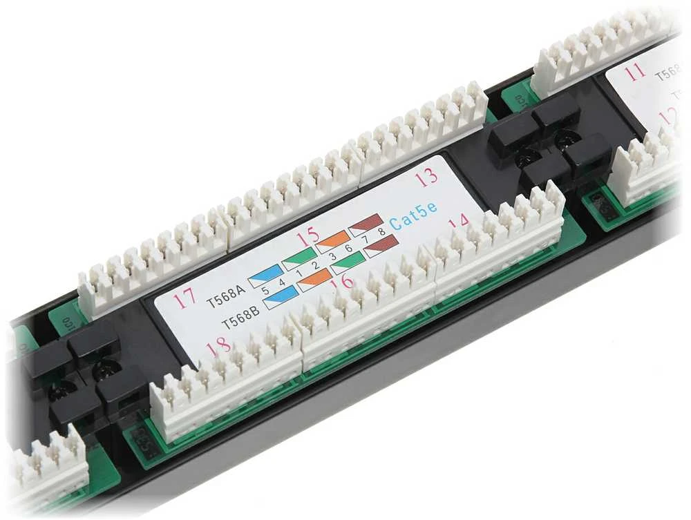 TST KOMUTACINIS SKYDELIS RJ-45 PP-24/RJ