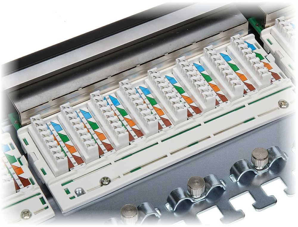 Dipol KOMUTACINIS SKYDELIS RJ-45 PP-24/RJ6-C/FTP