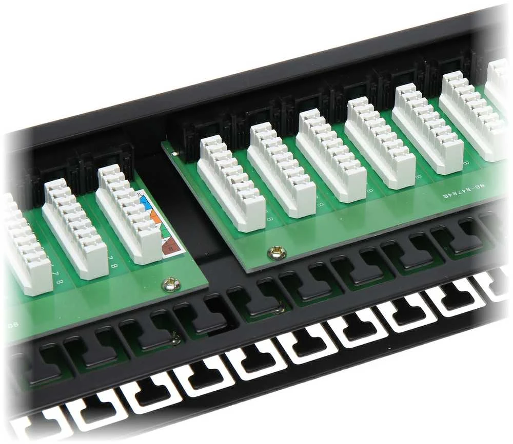 TST KOMUTACINIS SKYDELIS RJ-45 PP-48/RJ/6C