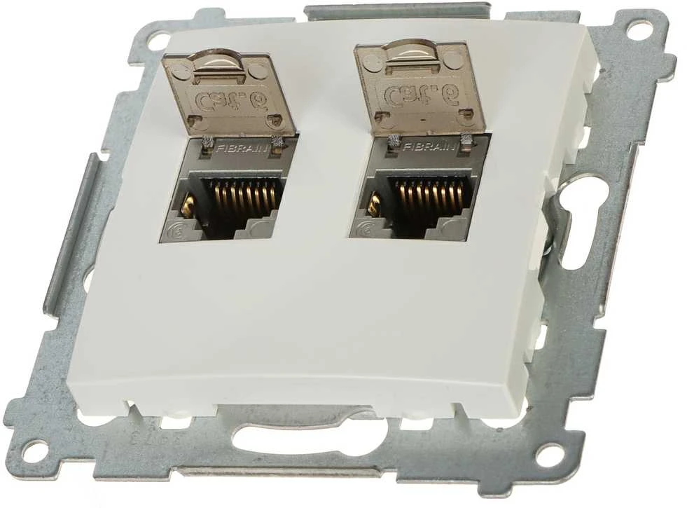 Kontakt Simon UŽBAIGIMO LIZDUKAS RJ-45 D62E.01/11-SIMON54