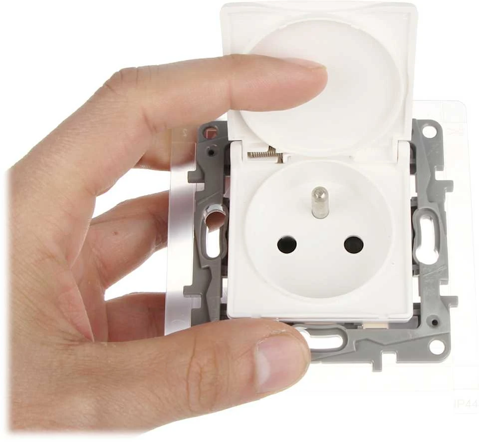 PAVIENIS LIZDAS LE-764537 Niloe 230 V 16 A IP44 LEGRAND