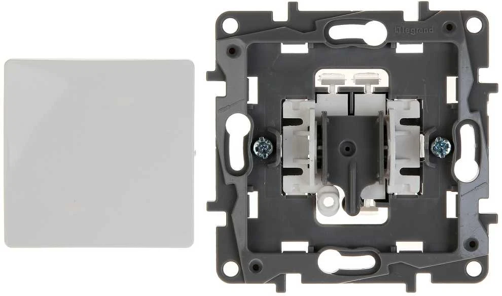 PAVIENIS MOMENTINIS MYGTUKAS LE-764507 Niloe 230 V 6 A LEGRAND