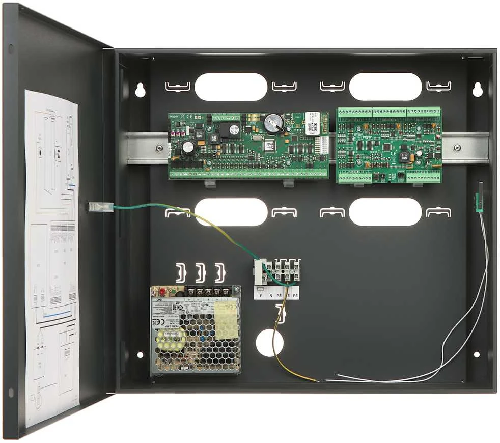 MC16-PAC-ST-3-KIT atidaryta kontrolerio spintelė