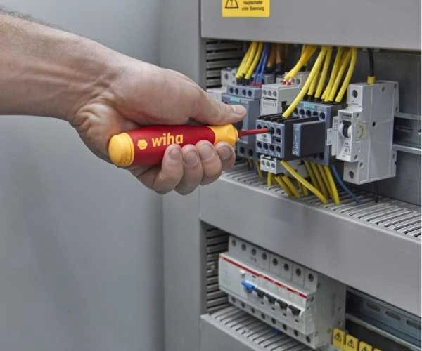 Atsuktuvas su antgaliais (4 vnt.) WIHA PocketMax® 1000V, Elektrikams