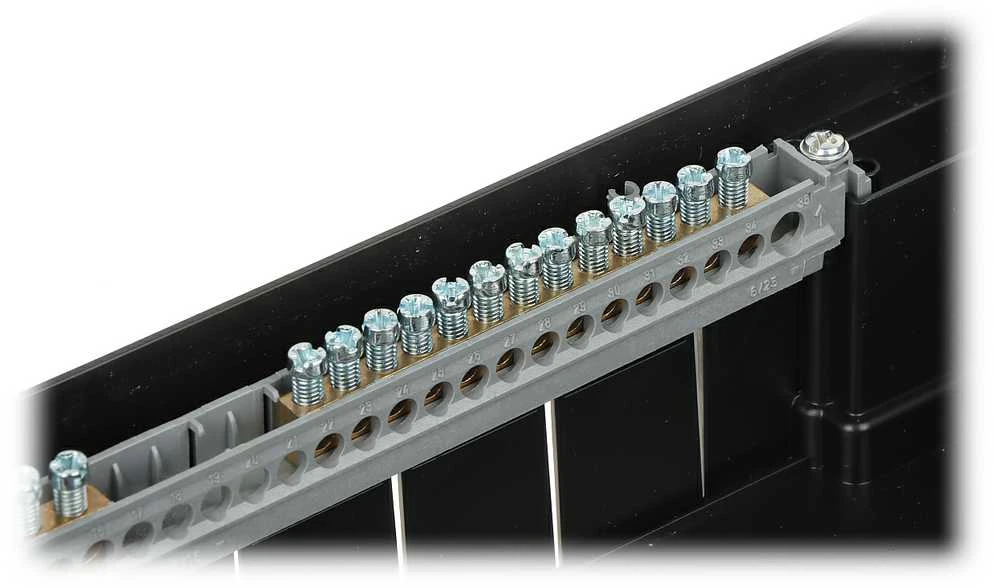 SKIRSTIKLIS PO TINKU 18-MODULINIS LE-137366 Practibox S LEGRAND