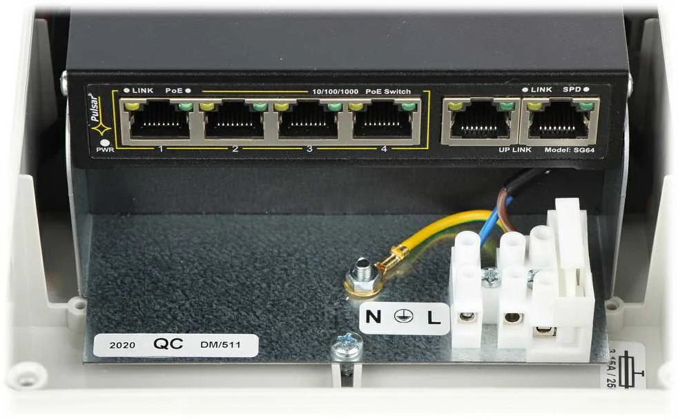 Šakotuvas SWITCH POE SG-64H 4 PRIEVADŲ PULSAR