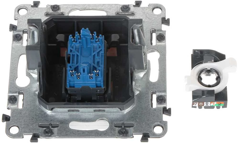 UŽBAIGIMO LIZDAS LE-753142 Valena Life RJ-45 LEGRAND