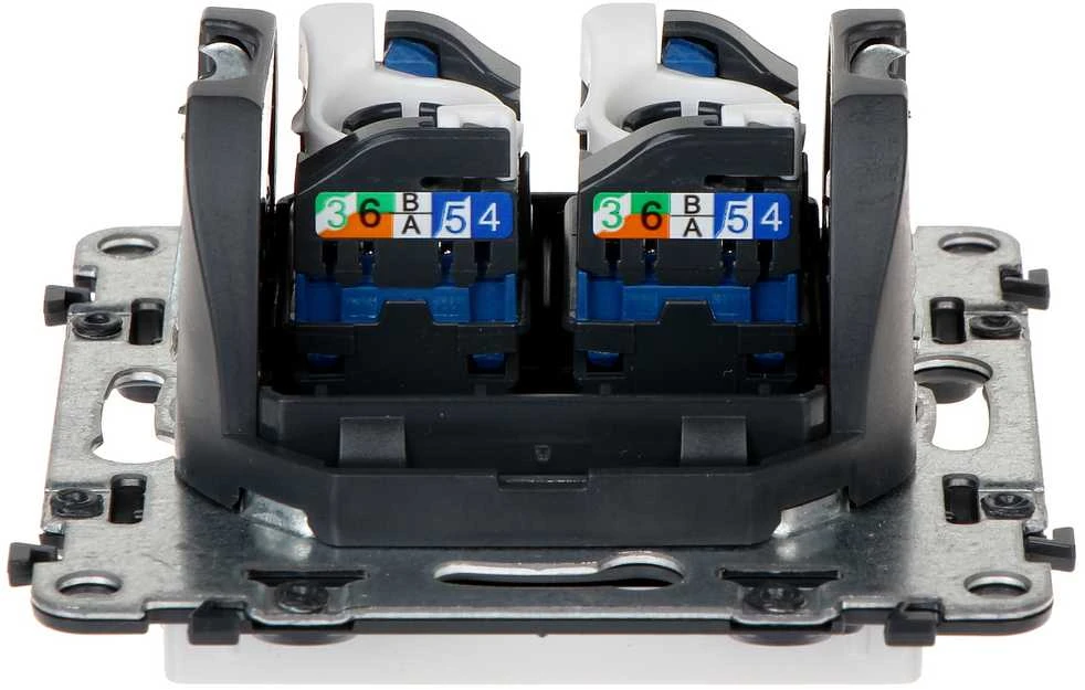 UŽBAIGIMO LIZDAS LE-753143 Valena Life RJ-45 LEGRAND