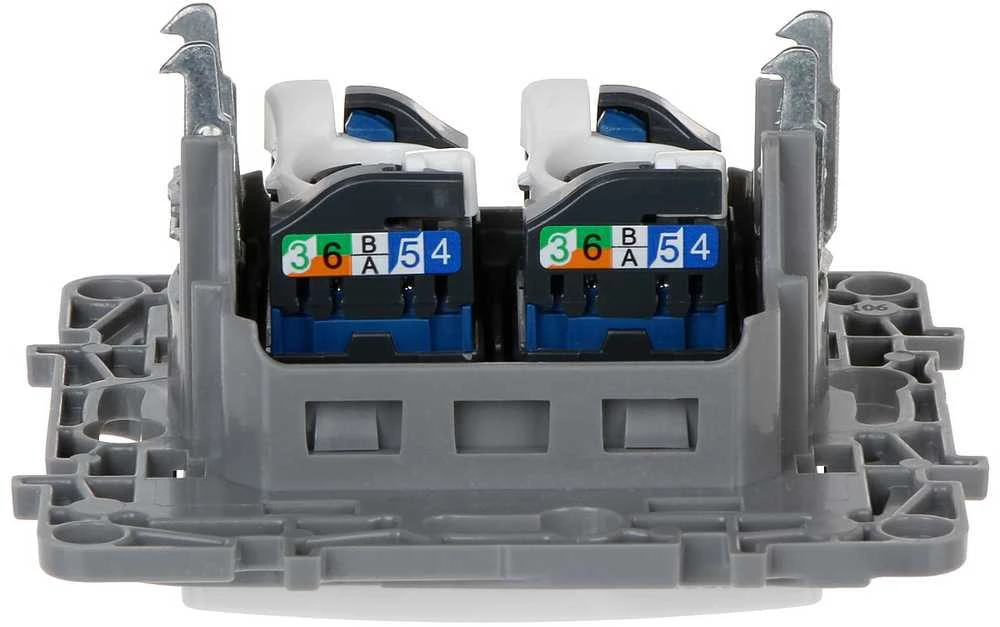 UŽBAIGIMO LIZDUKAS RJ-45 LE-764574 Niloe LEGRAND