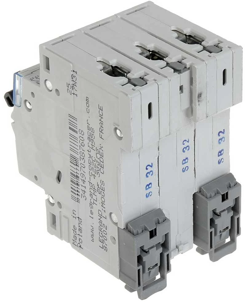 VAROMASIS JUNGIKLIS LE-403405 TRIFAZIS 32 A B TIPAS LEGRAND