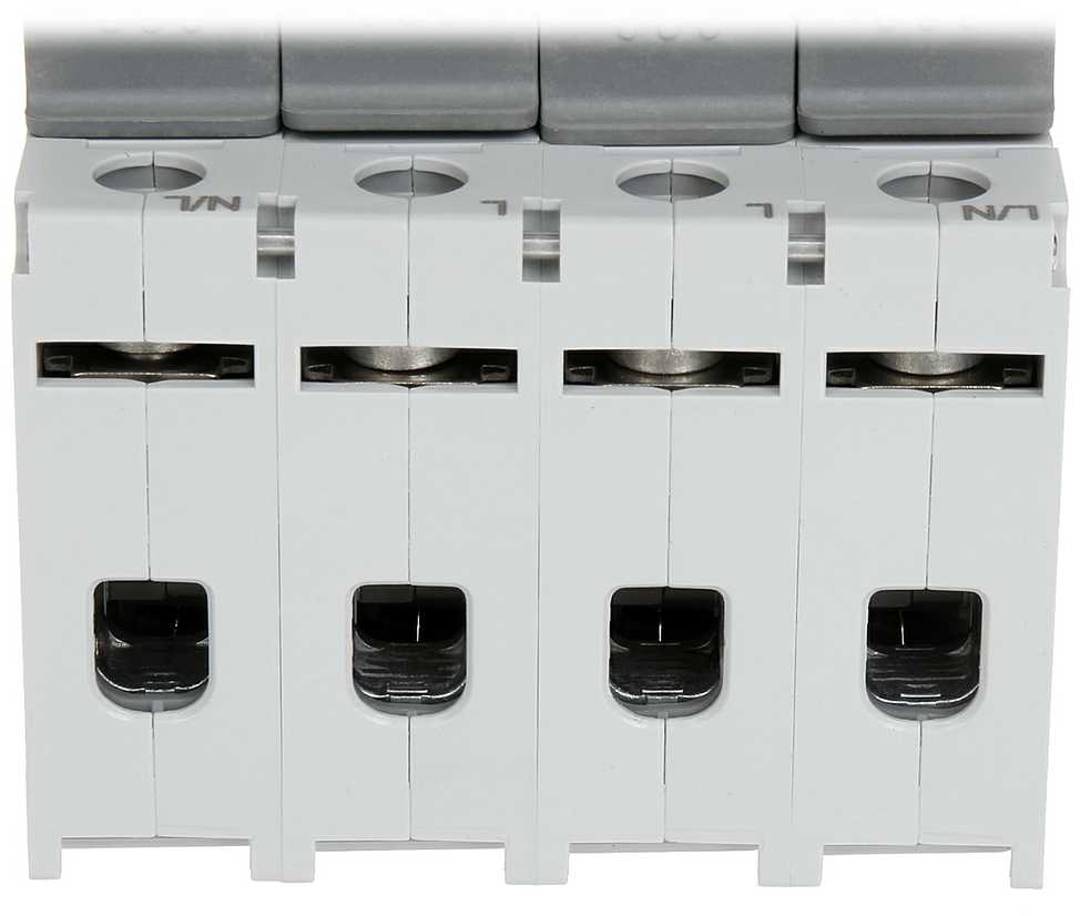 VIRŠĮTAMPIŲ RIBOTUVAS LE-412253 TRIFAZIS 1+2 TIPAS LEGRAND