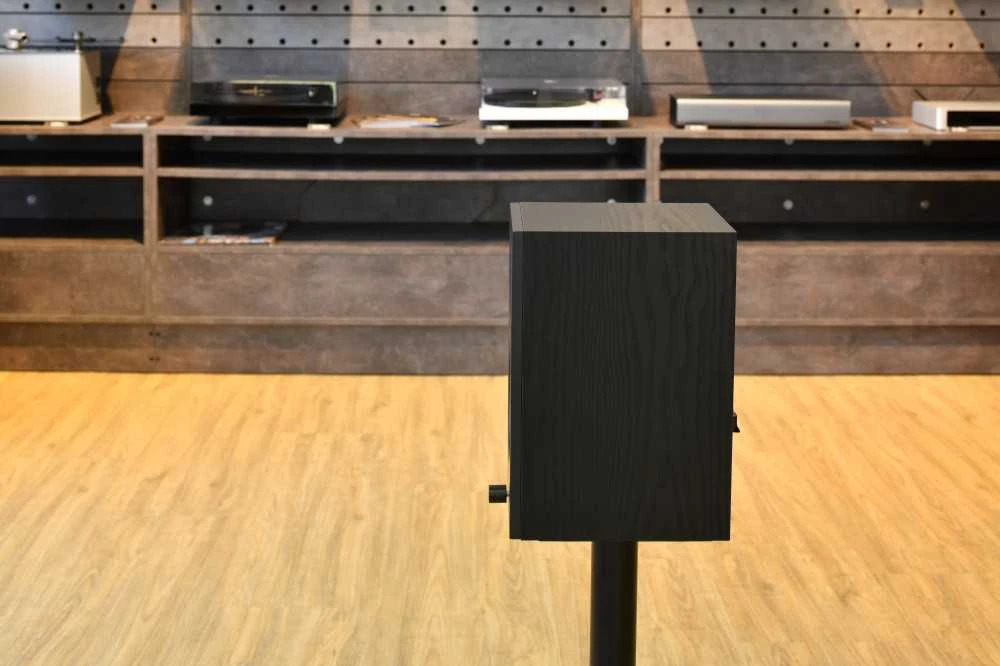Acoustique Quality M26 Aktyvių garsiakalbių rinkinys su Bluetooth. Dviejų juostų Hi-Fi garsiakalbiai jūsų kompiuteriui, išmaniajam telefonui, iPhone, patefonui ir televizoriui
