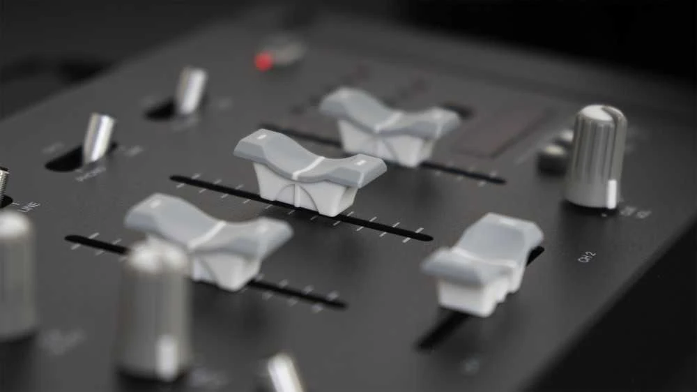 Fonestar MIX-3DJ - miksavimo stalas, 3 stereo kanalai, 1 mikrofonas
