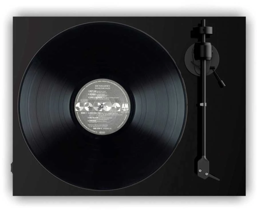 Patefonas Pro-Ject E1 BT su Audio-Technica AT3600L galvute, priešstiprintuviu ir Bluetooth, juodas