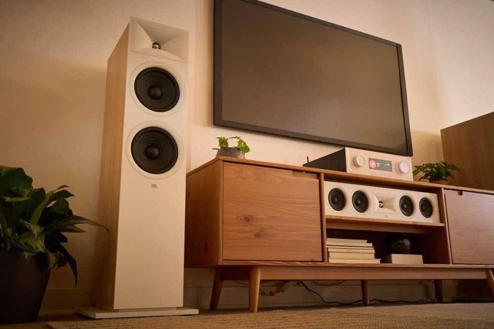 JBL STAGE 2 245C LATTE CENTRINIS GARSIAKARIASIS