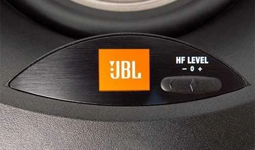 JBL STUDIO 2 6IC Dvipusis apvalus 6,5" instaliacinis garsiakalbis su galimybe optimizuoti garso kryptį
