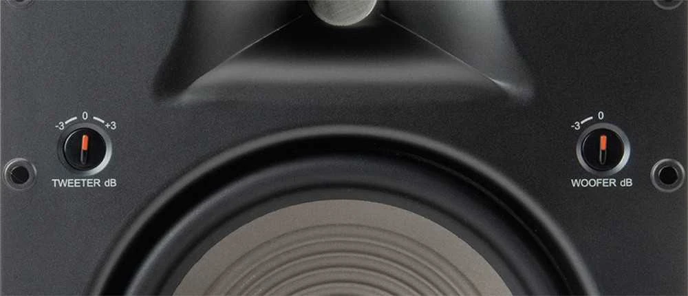 JBL STUDIO 6-8IW Dviejų krypčių 8 colių montuojamas garsiakalbis su aukštųjų ir žemųjų dažnių reguliavimu