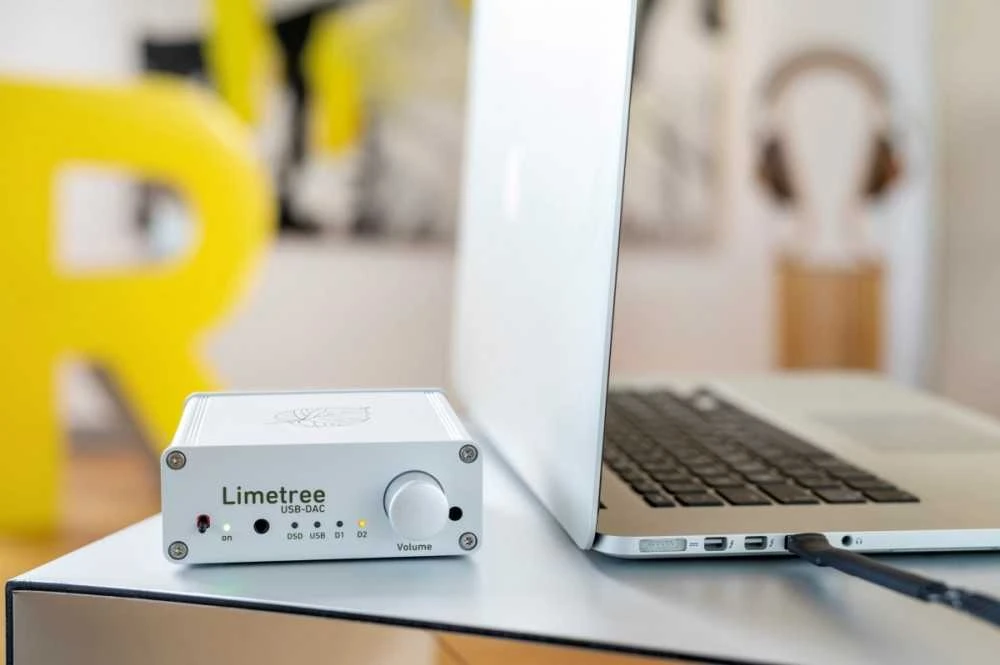 LINDEMANN Limetree USB-DAC prijungtas prie nešiojamojo kompiuterio