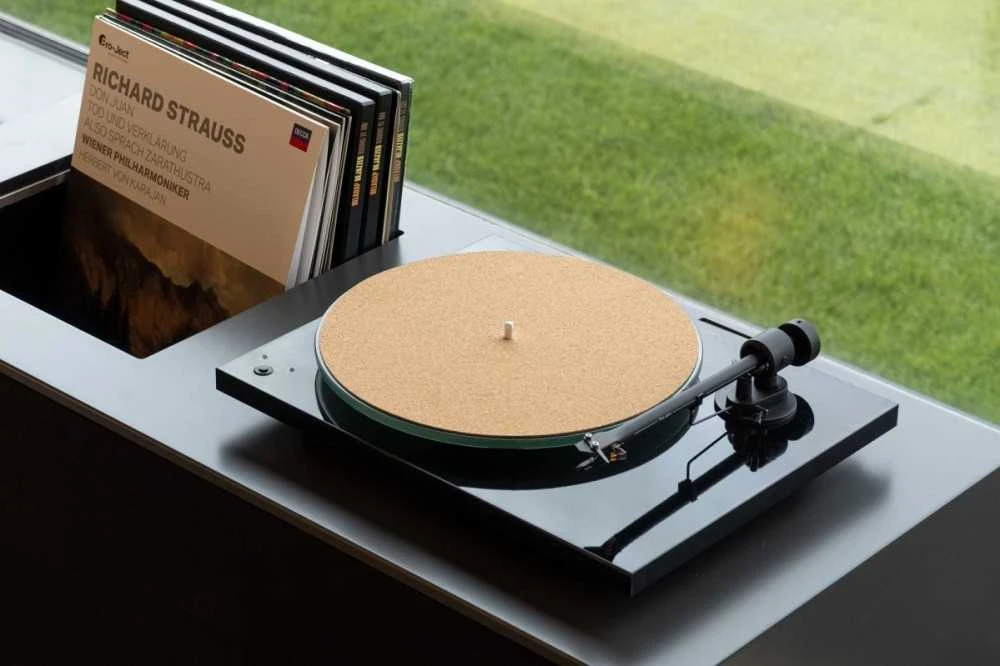 Eye Corners Pro-Ject Cork It