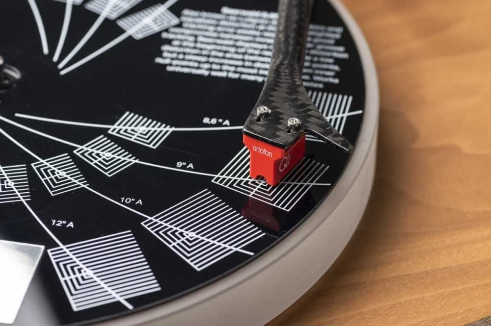 „Pro-Ject Align It DS3“ šablonas tiksliam patefono išlygiavimui