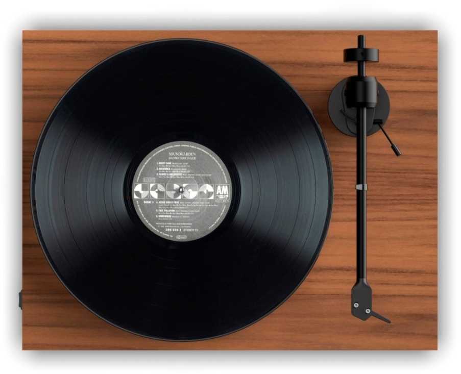 Patefonas Pro-Ject E1 PHONO su Audio-Technica AT3600L galvute ir priešstiprintuviu, graikiško riešuto spalvos
