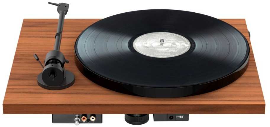 Patefonas Pro-Ject E1 PHONO su Audio-Technica AT3600L galvute ir priešstiprintuviu, graikiško riešuto spalvos