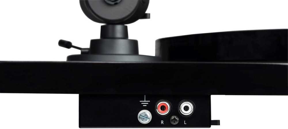 Patefonas Pro-Ject E1 PHONO su Audio-Technica AT3600L galvute ir priešstiprintuviu, Blizgiai juodas