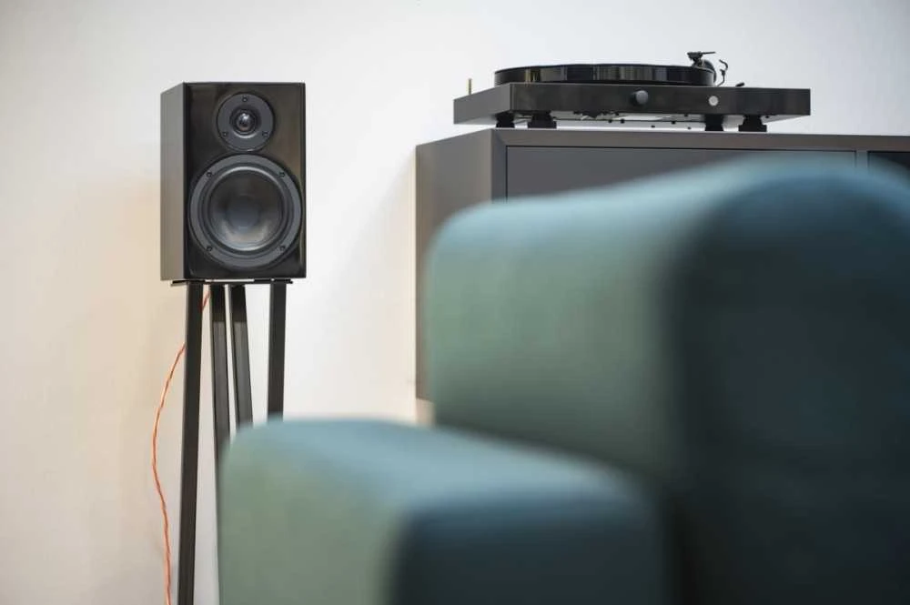 Patefonas Pro-Ject JukeBox E1 su OM5e galvute ir Bluetooth, Juodas