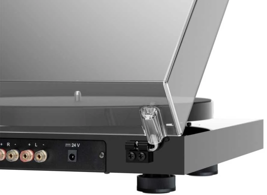 Patefonas Pro-Ject JukeBox E1 su OM5e galvute ir Bluetooth, Juodas