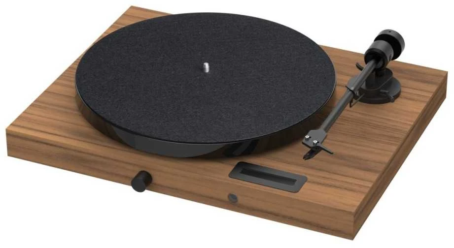 Patefonas Pro-Ject JukeBox E1 su OM5e galvute ir Bluetooth, Graikiško riešuto spalvos