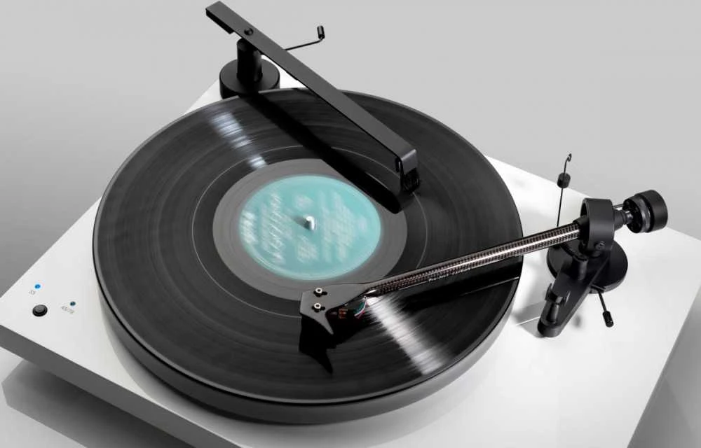 Pro-Ject Sweep It E Juodas patefono valymo rankena