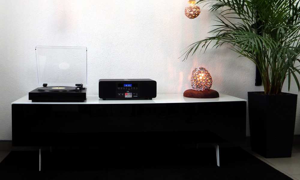 Rinkinys stereo / Cyfrowa mini muzikinis centras su gramofonem THOMSON TT350 & MIC200