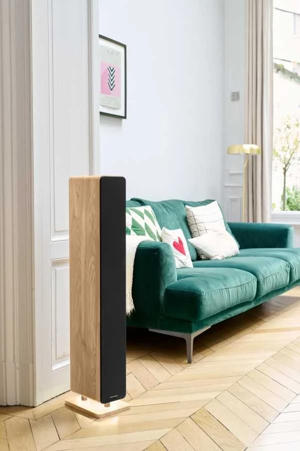 Muzikinis centras Thomson DS702 – multimedijos bokštas su „Bluetooth“, USB, optine įvestimi ir apšvietimu